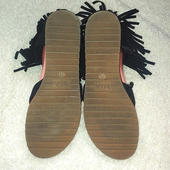 MIA Native Black Fringe Beaded Suede Leather Sandals - Picture 6 of 9